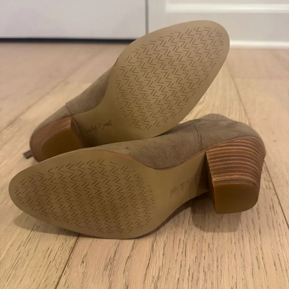 Red and Violet Jackson Lazer Cut Topline Booties tan taupe Size US size 6.5